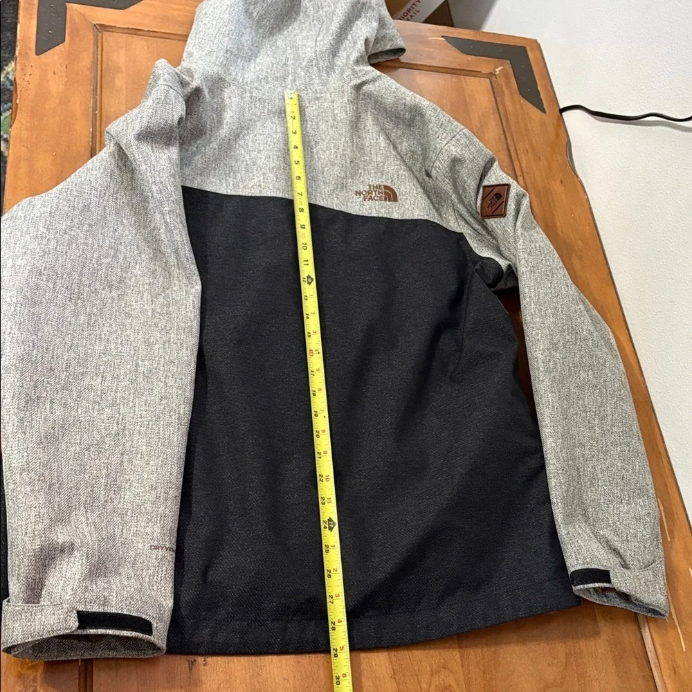 The North Face Millerton Gray and Black Performance Jacket Size XL